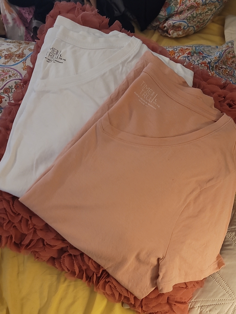 Time And Tru V-neck Bundle